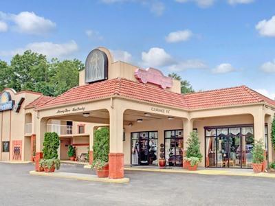 Days Inn By Wyndham Memphis At Graceland Dış mekan fotoğraf